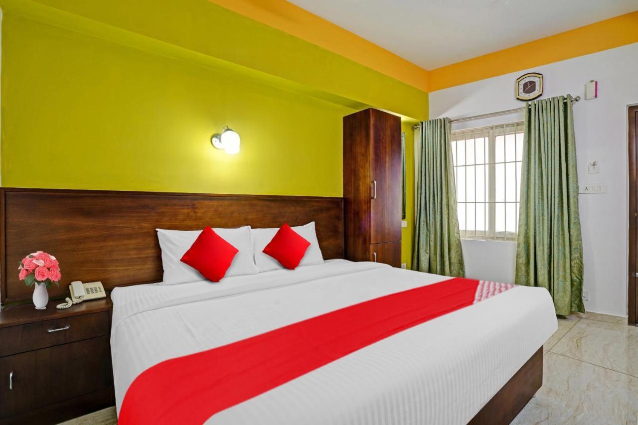Hotel Signature Cochin Kochi Buitenkant foto